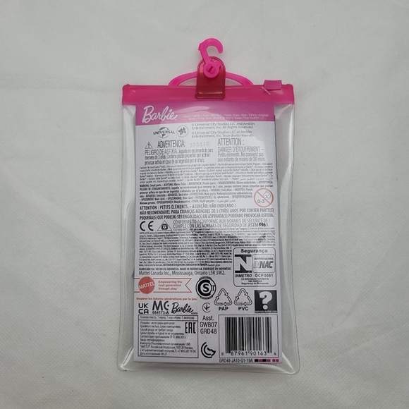 Barbie Jurassic World Dominion Fashion Pack - Picture 2 of 2